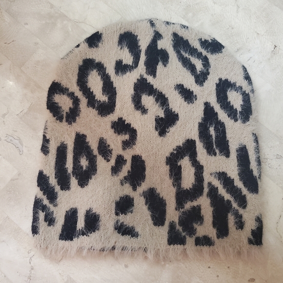 Winter Hat Leopard print - Picture 2 of 5